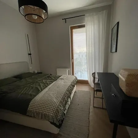 Ovoc Nowe Kolibki غدينيا