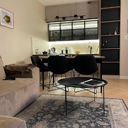 Ovoc Nowe Kolibki * غدينيا